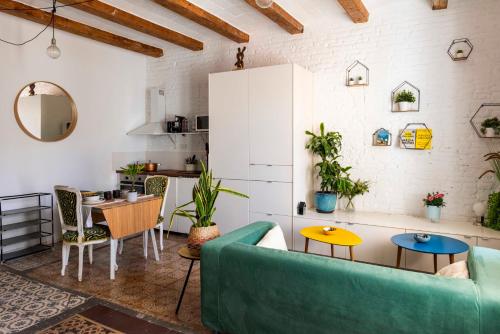 Enchanting 2 BR flat with terrace near Plaça Espanya