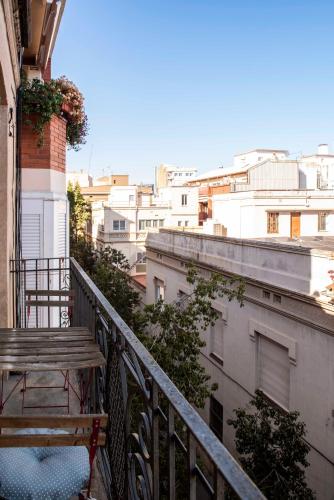 Enchanting 2 BR flat with terrace near Plaça Espanya
