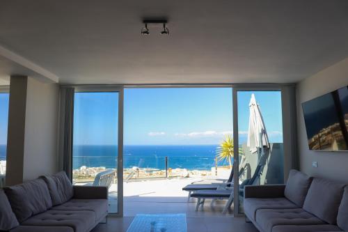 Azure Sky Villa - Panoramic ocean view, luxury, San Eugenio