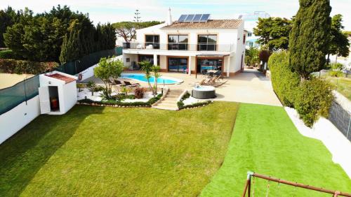 Villa Margarida by Laranjal Rentals