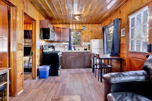 Foto dalla galleria di Lupine Lakeside Resort Cabin by Big Bear Vacations a Big Bear Lake
