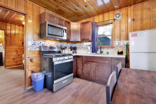 Foto dalla galleria di Lupine Lakeside Resort Cabin by Big Bear Vacations a Big Bear Lake