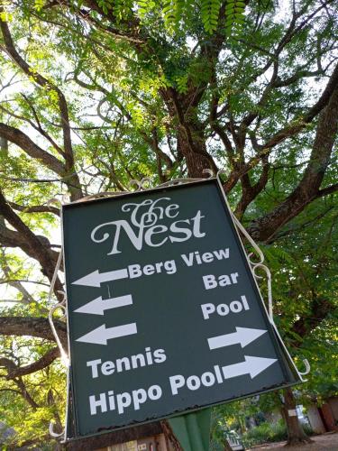 Sijil, anugerah, tanda atau dokumen lain yang dipamerkan di The Nest Drakensberg Mountain Resort Hotel