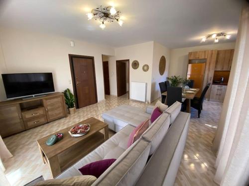 Spacious & Modern New Apartment
