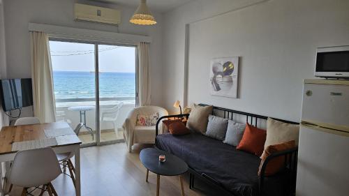 STAY Dreamy Seaside Apartment