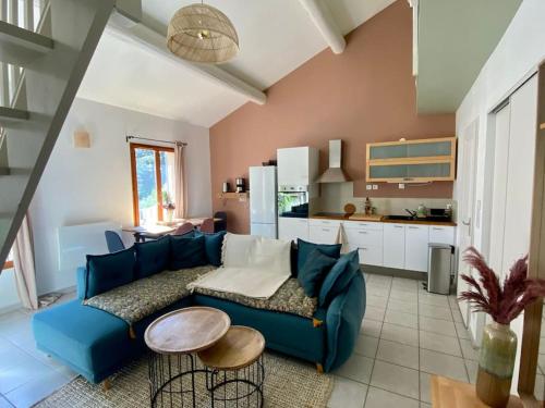 Kuchyň nebo kuchyňský kout v ubytování Loft au pied du Lubéron