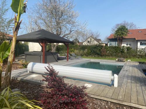 2 chambres dans villa avec spa et piscine