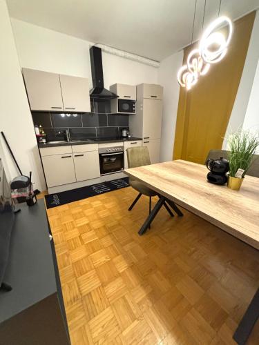 A cozinha ou cozinha compacta de K.O Family Apartment
