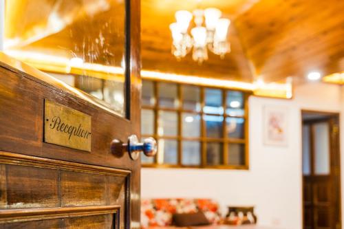 Φωτογραφία από το άλμπουμ του Sparrow Cherry Resort 2 min walk To MG Marg σε Gangtok