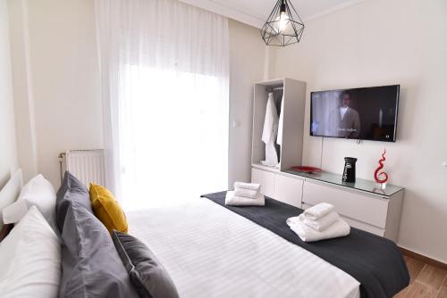 Gallery image of Antoine Apartment in Néa Péramos