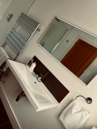 Bilik mandi di Bettyhill Hotel