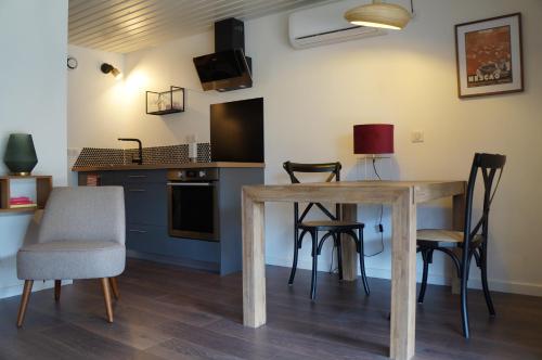 Dapur atau dapur kecil di Mimis House