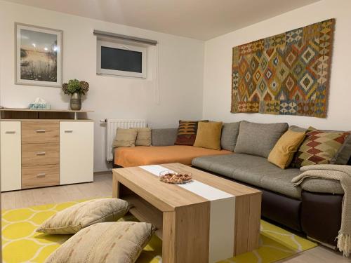 Posedenie v ubytovaní Pommedi Apartman