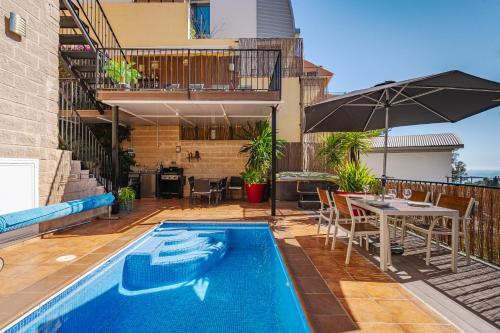Luxurious Hillside Villa with Private Pool - Sea & Mountain Views