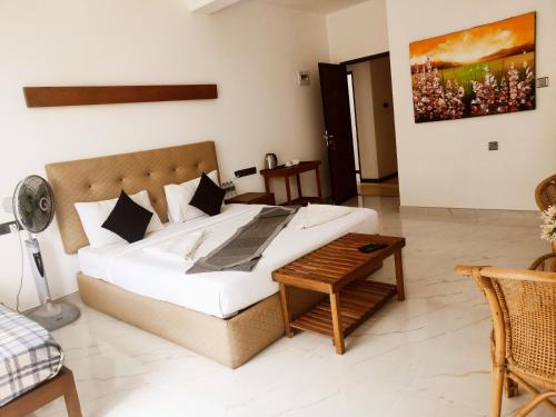 Postel nebo postele na pokoji v ubytování Serenemo Eco Resort