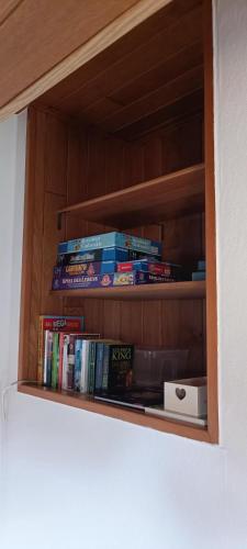 Perpustakaan di apartmen