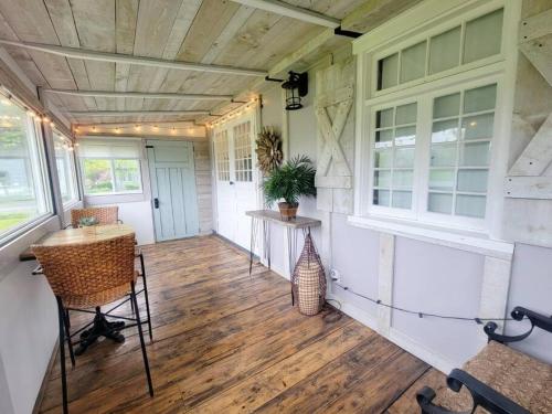 Gallery image of Lazy Daisy - Perfect cottage for a Lake Erie getaway! in Port Colborne