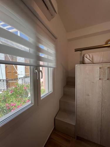 "Calm Joy & J" - Nest