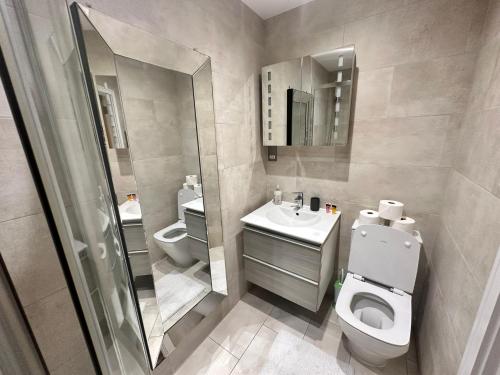 Salle de bains dans l'établissement 2 Bedroom Apartment In Central London