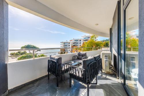 Hill Side Suite by PS