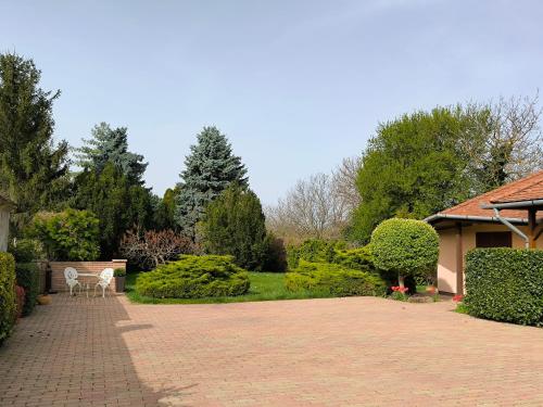 Φωτογραφία από το άλμπουμ του Korona Panzió σε Balatonberény
