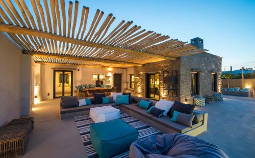 Einzigartige Villa in Paros mit Jacuzzi und Strandzugang