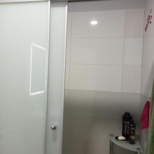 Bilik mandi di DUPONT