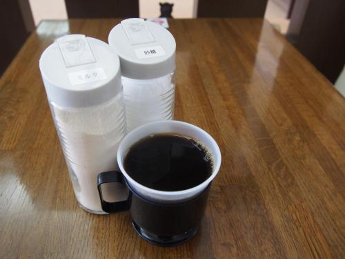 Utensilios para hacer té y café en Hotel Sunroute Fukushima