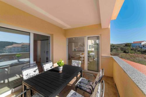 Apartments with parking space Kampor, Rab - 20925