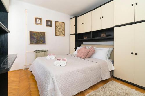 Apartments with parking space Split - 22841