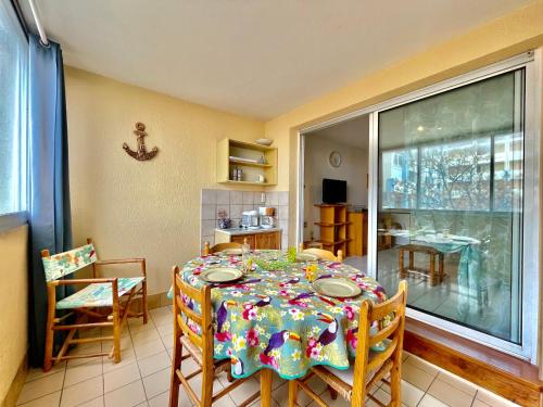 Appartement 2 pièces climatisé avec parking, à 150m de la plage et proche commerces, Séte - FR-1-338-565