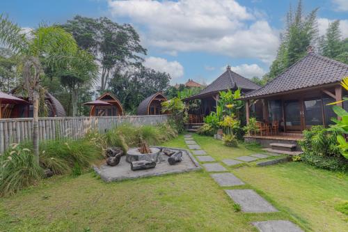 Сад в Cabana Bali Villa