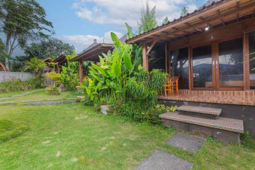 Сад в Cabana Bali Villa
