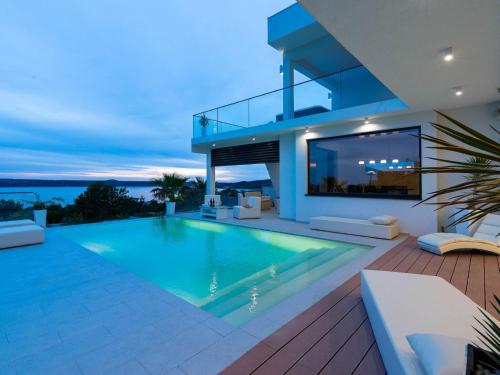 Luxury villa with pool, wellness and sea view