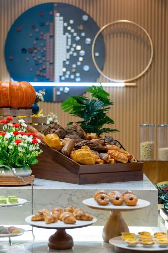 Makanan di atau berdekatan hotel