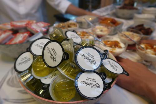 Makanan di atau berdekatan apartmen