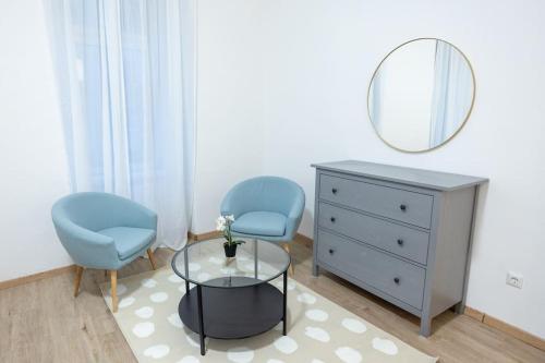 Second District Charming Flat