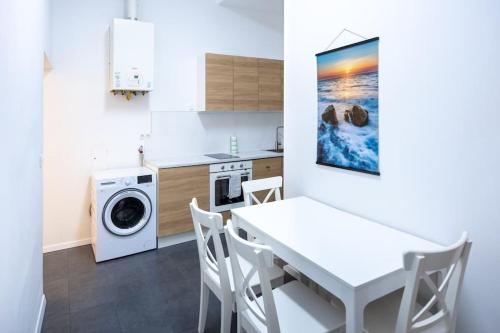 Second District Charming Flat