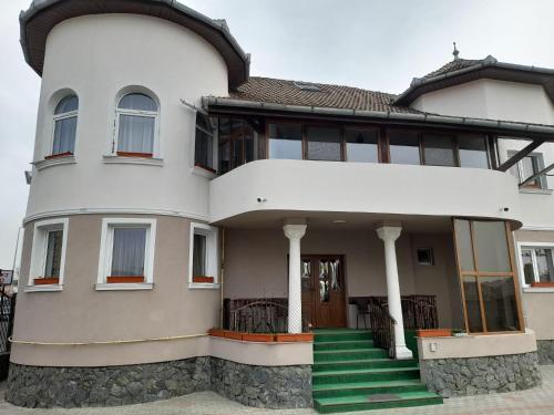 Gallery image of Pensiunea Crown Royal in Alba Iulia