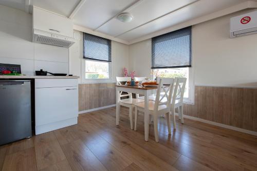 Dapur atau dapur kecil di Bicycle Storage - Close to Efteling & Safaripark Beekse Bergen & Parking!