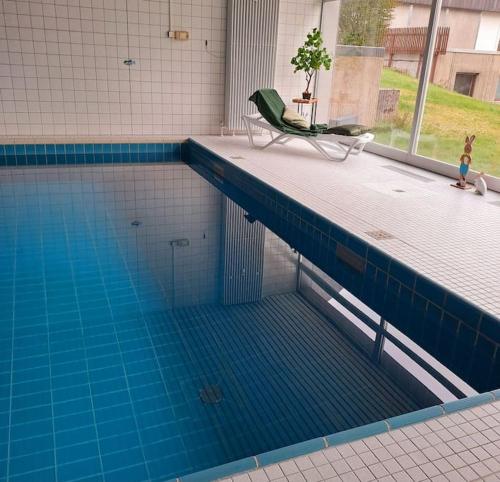 Bazén v ubytování Schwarzwald-Traum mit Pool und Sauna nebo v jeho okolí