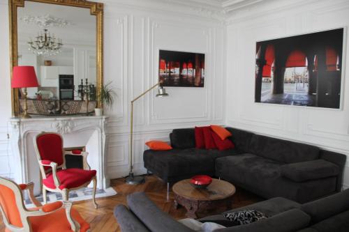 5 bdr, 10 ppl Georgous Typical Parisian Flat