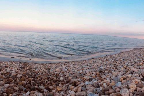 Ein Strand an oder in der Nähe der Ferienwohnung