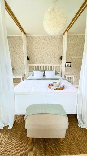 Un pat sau paturi într-o cameră la Sebuzínka