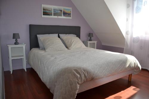 Postel nebo postele na pokoji v ubytování L' ESCALE SINAGOTE Chambre d'hôtes