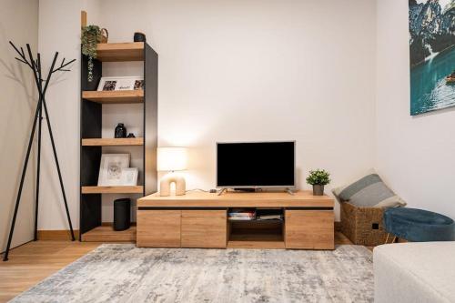Μια τηλεόραση ή/και κέντρο ψυχαγωγίας στο OK home.