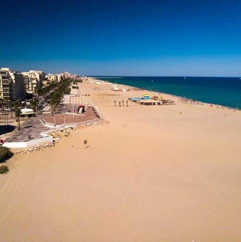 Pantai di atau dekat dengan apartmen