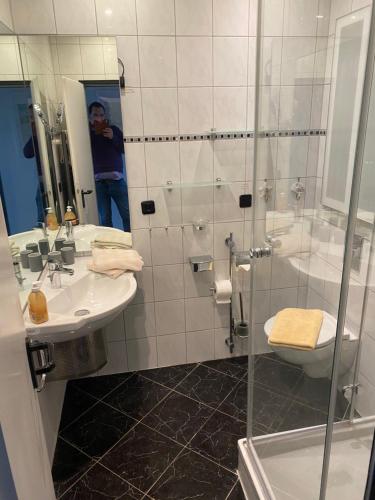 A bathroom at Dieks-Inn By Tanny -Hunde gegen Gebühr-