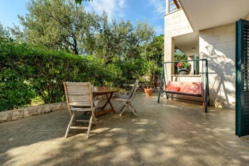 City Center Suites - Studio with Private Terrace 2