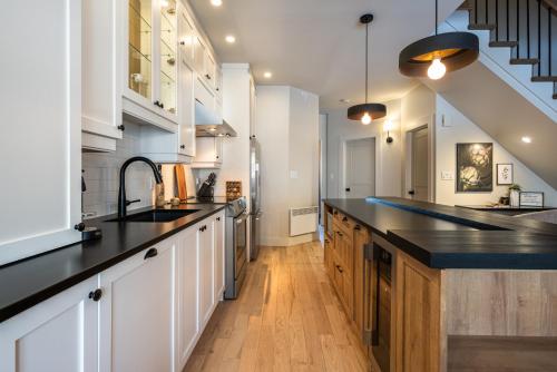 Kuchyň nebo kuchyňský kout v ubytování Tremblant Prestige - Plateau 218-4